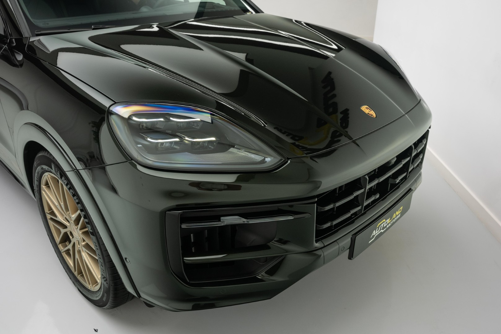 2025 PORSCHE CAYENNE GTS GCC. DEALER WARRANTY.